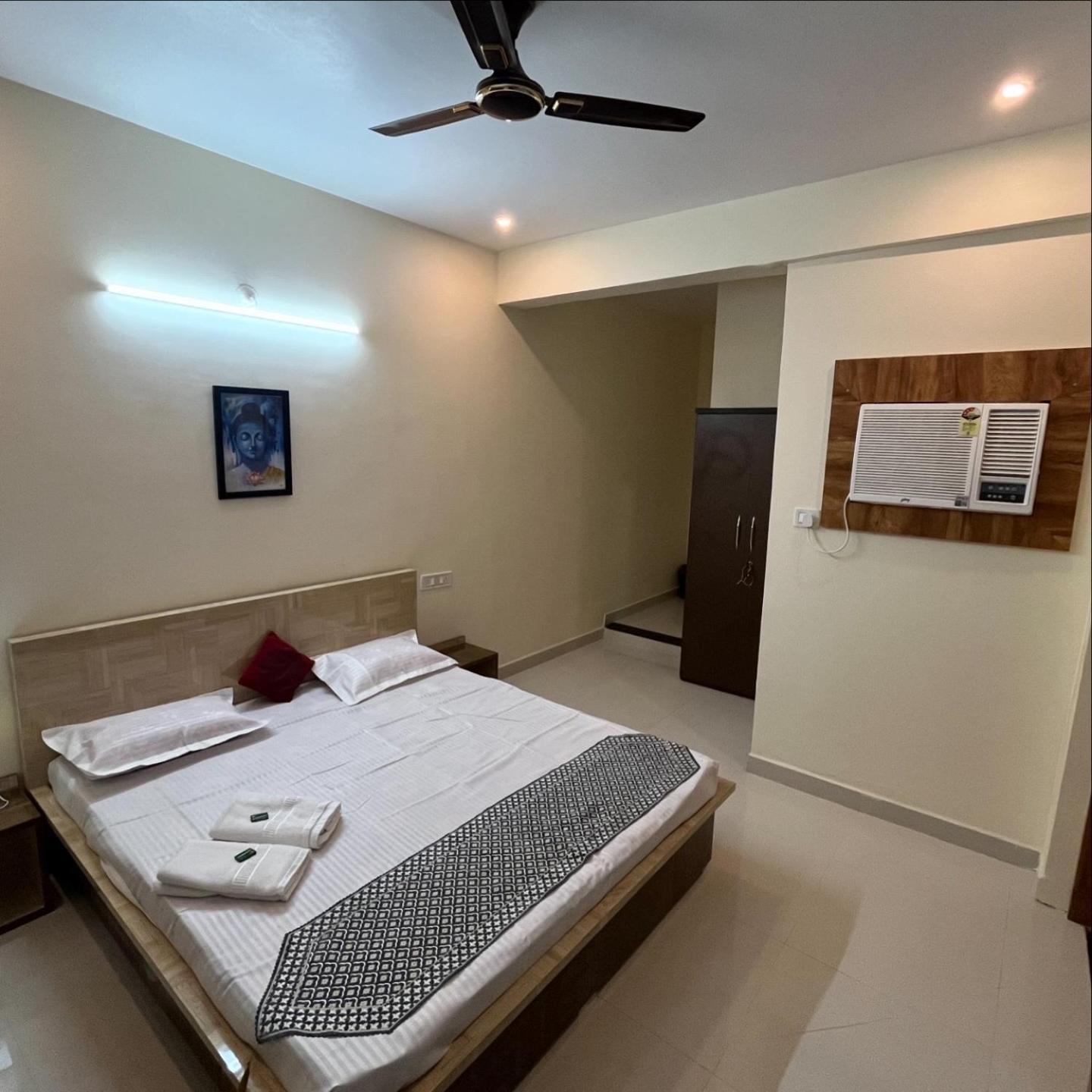 Hotel Shivashray Luxury Stays & Inn Ujjain Eksteriør billede