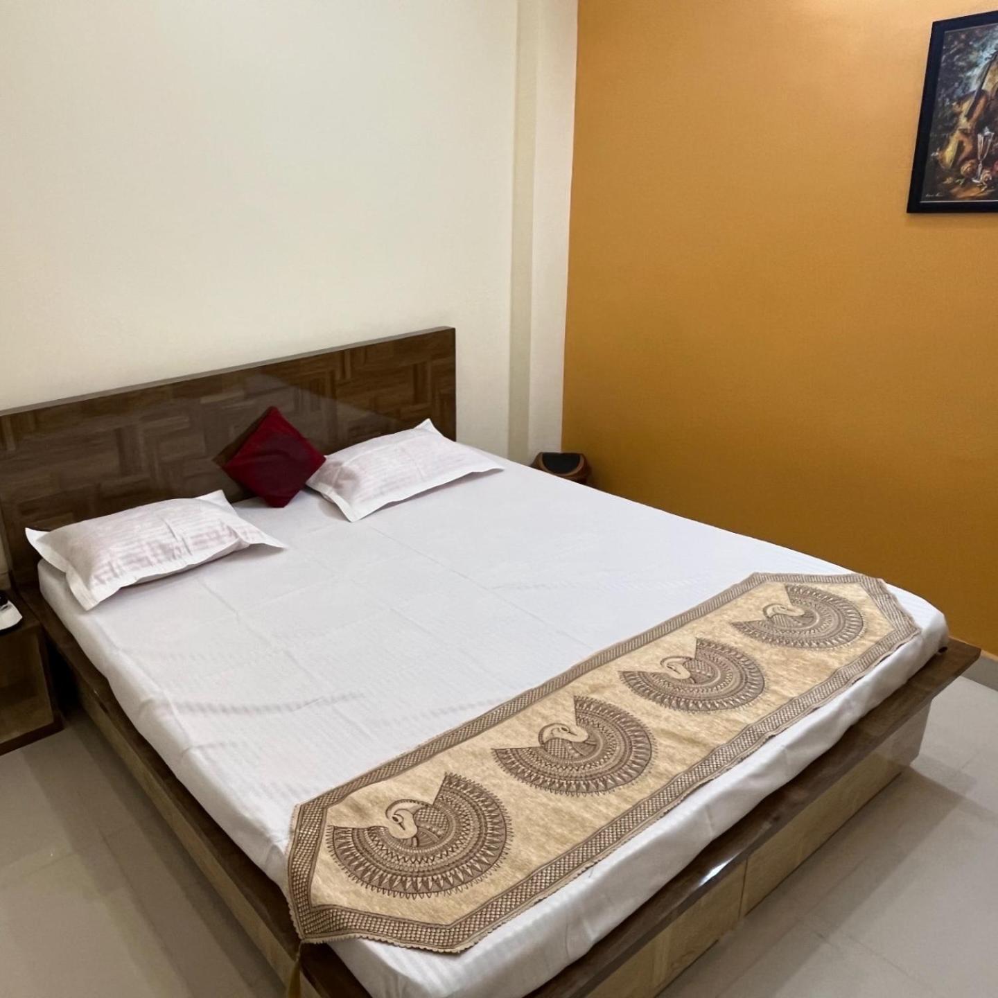 Hotel Shivashray Luxury Stays & Inn Ujjain Eksteriør billede