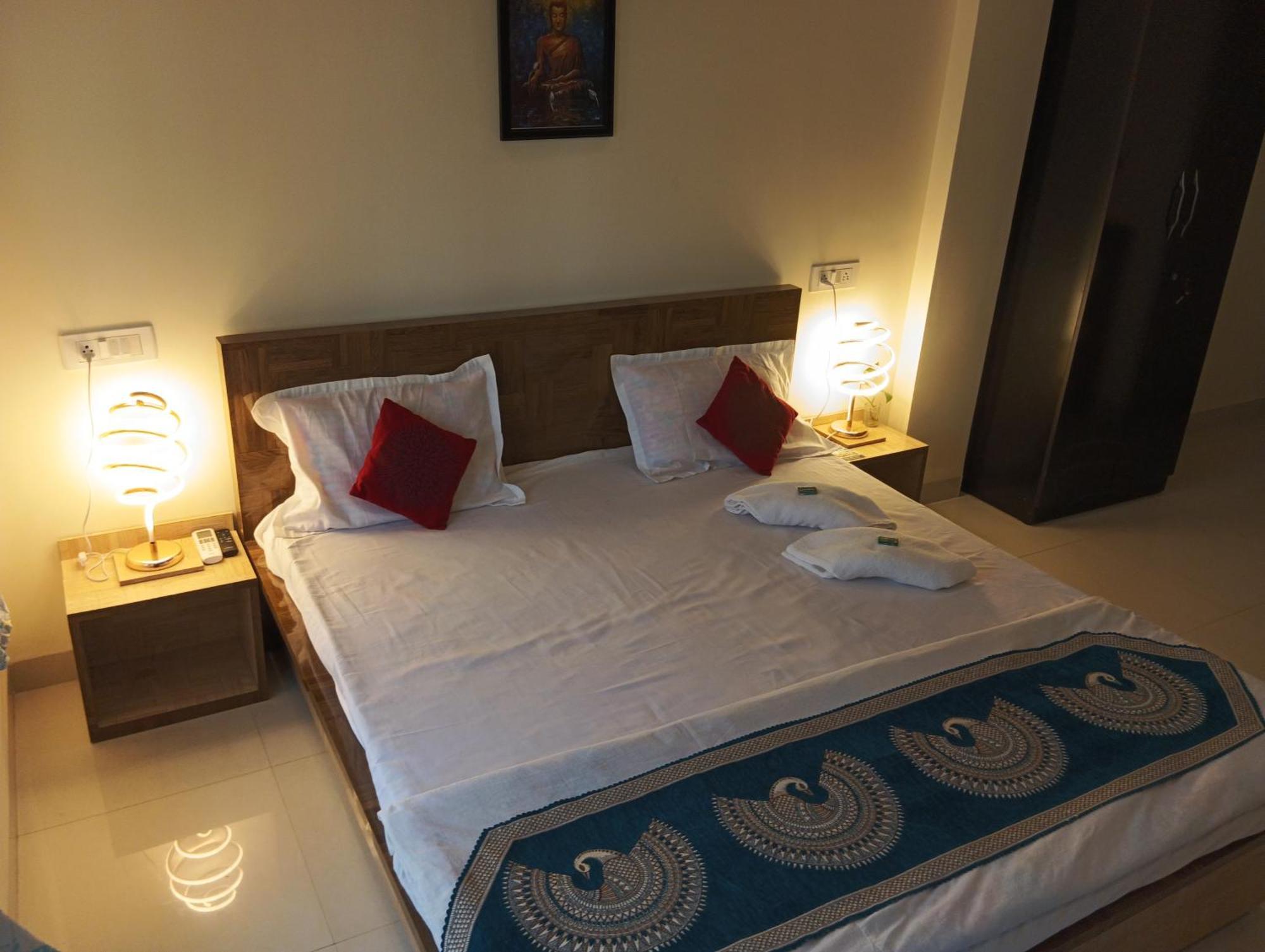 Hotel Shivashray Luxury Stays & Inn Ujjain Værelse billede